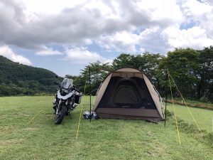 内山牧場キャンプ場テント設営2