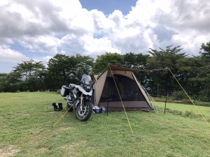 内山牧場キャンプ場テント設営1